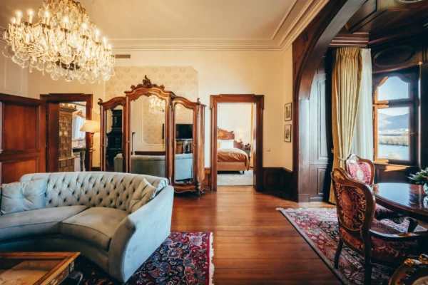 🏰 Castle - PRIVATE Room (2 people) - Image 4